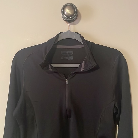 Patagonia Women's Capilene Midweight Zip-Neck black size Medium, thumb hooks - Picture 4 of 9